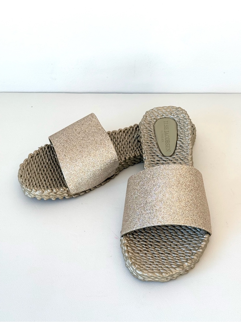 Ilse Jacobsen Metallic Glitter Gold Rubber Slide Jelly Sandals Slipon Flip Flops